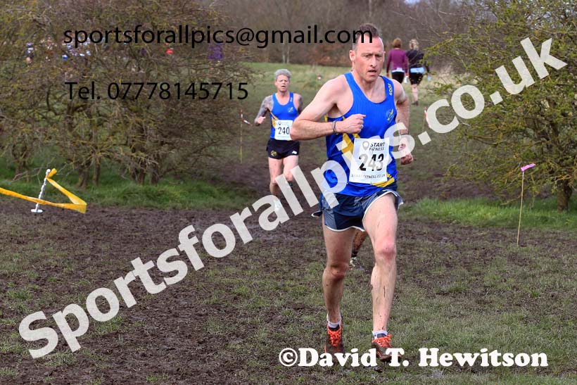 Men 35 to 60 in the 2023 BMAF Cross Country Champs., Wallsend. Photo: David T. Hewitson/Sports for All Pics